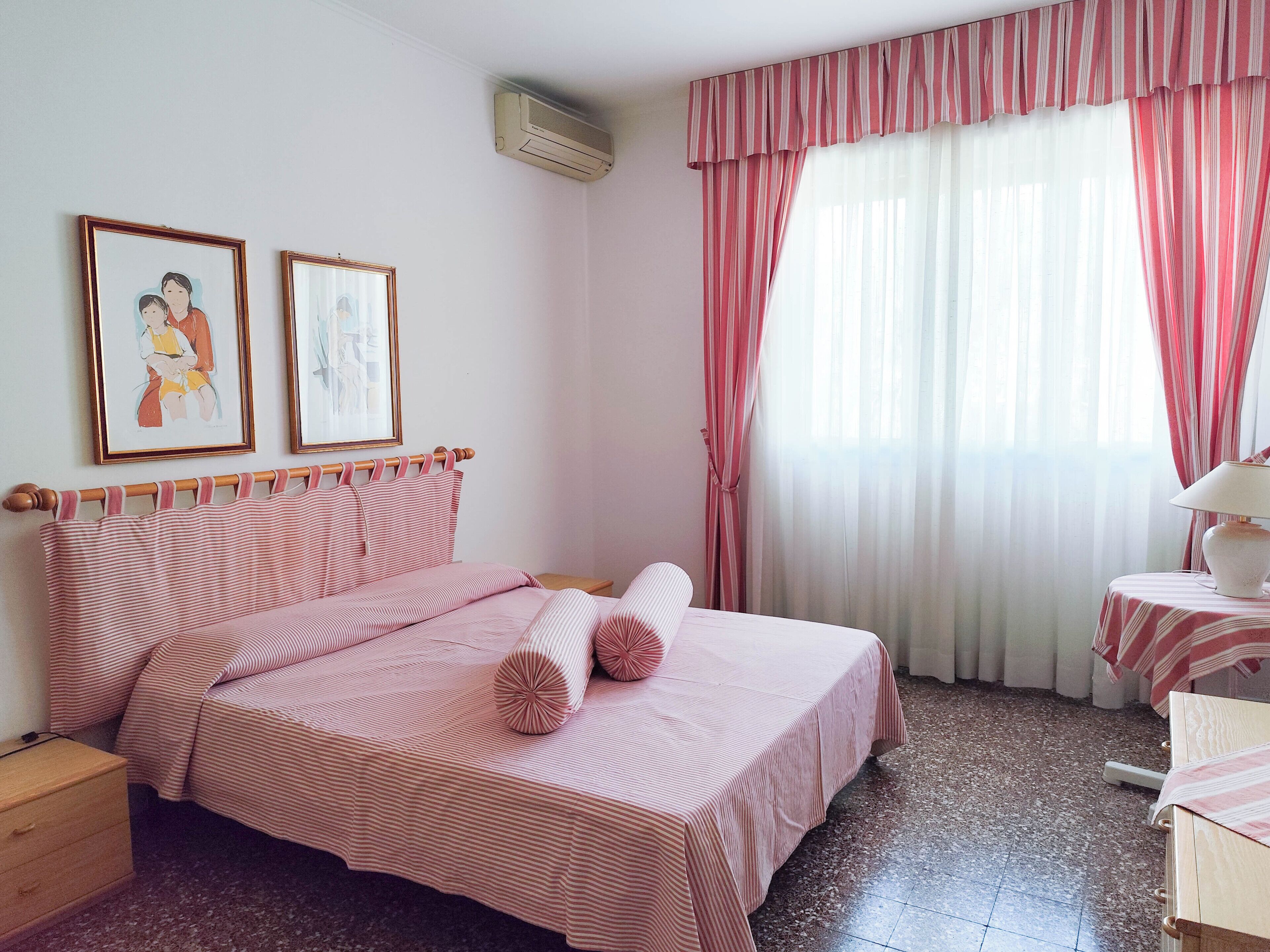 2 bedrooms