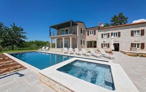Pool - Fantastic villa with sauna, whirlpool, private pool, cot, billiards, BBQ (Kaštelir)