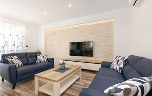 Living area - Fantastic villa with sauna, whirlpool, private pool, cot, billiards, BBQ (Kaštelir)