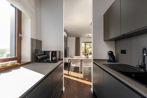 Fridge, microwave, stovetop, dishwasher - Special stone house with private pool, panoramic view, garden, barbecue, washing machine (Višnjan)