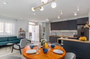 Interior - Luxury apartment with mosquito nets, good restaurant around the corner, WiFi, sun loungers (Porec)