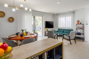 Interior - Luxury apartment with mosquito nets, good restaurant around the corner, WiFi, sun loungers (Porec)