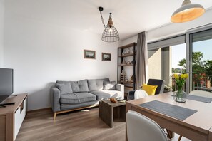 Living area - Luxury apartment with sea view, only 50 metres from the marina and 300 metres from the beach (Vrsar)