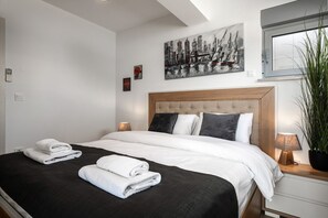 Desk, free WiFi, bed sheets - Luxury apartment with sea view, only 50 metres from the marina and 300 metres from the beach (Vrsar)