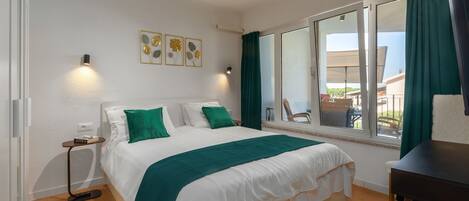 Schreibtisch, kostenloses WLAN, Bettwäsche