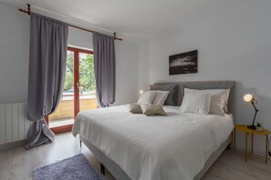 Desk, free WiFi, bed sheets - Dog-friendly apartment with pool, children's playground, outdoor kitchen, barbecue (Sv.Lovrec)