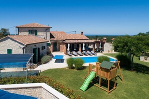 Exterior - Mediterranean villa with private pool, barbecue, table tennis and close to the Parenzana cycle path (Vižinada)