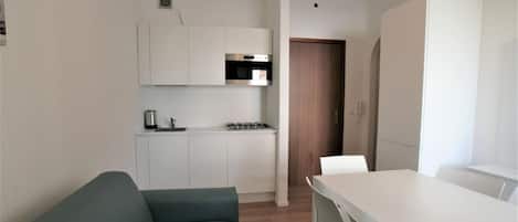 Apartment, 2 Bedrooms, Balcony, City View | Living room