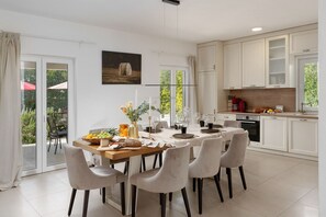 Fridge, microwave, stovetop, dishwasher - Fantastic villa with sea view, private pool, cot, BBQ area, washing machine (Kastelir)