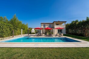 Pool - Fantastic villa with sea view, private pool, cot, BBQ area, washing machine (Kastelir)