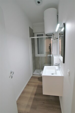 Apartment, 2 Bedrooms, Balcony, City View | Bathroom - Cozy Apartment With Balcony Near Piazza Torino (Jesolo)