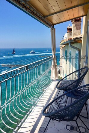 Property grounds - Stunning apartment in Rovinj with unique panoramic views right by the sea (Rovinj)