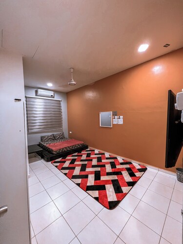 Spacious 4-bedroom house in enchanting Melaka with AC comfort