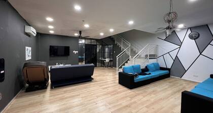 Spacious 4-bedroom house in enchanting Melaka with AC comfort