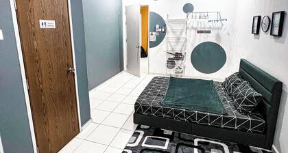 Spacious 4-bedroom house in enchanting Melaka with AC comfort