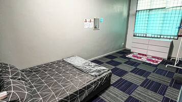 4 bedrooms, iron/ironing board, Internet, bed sheets