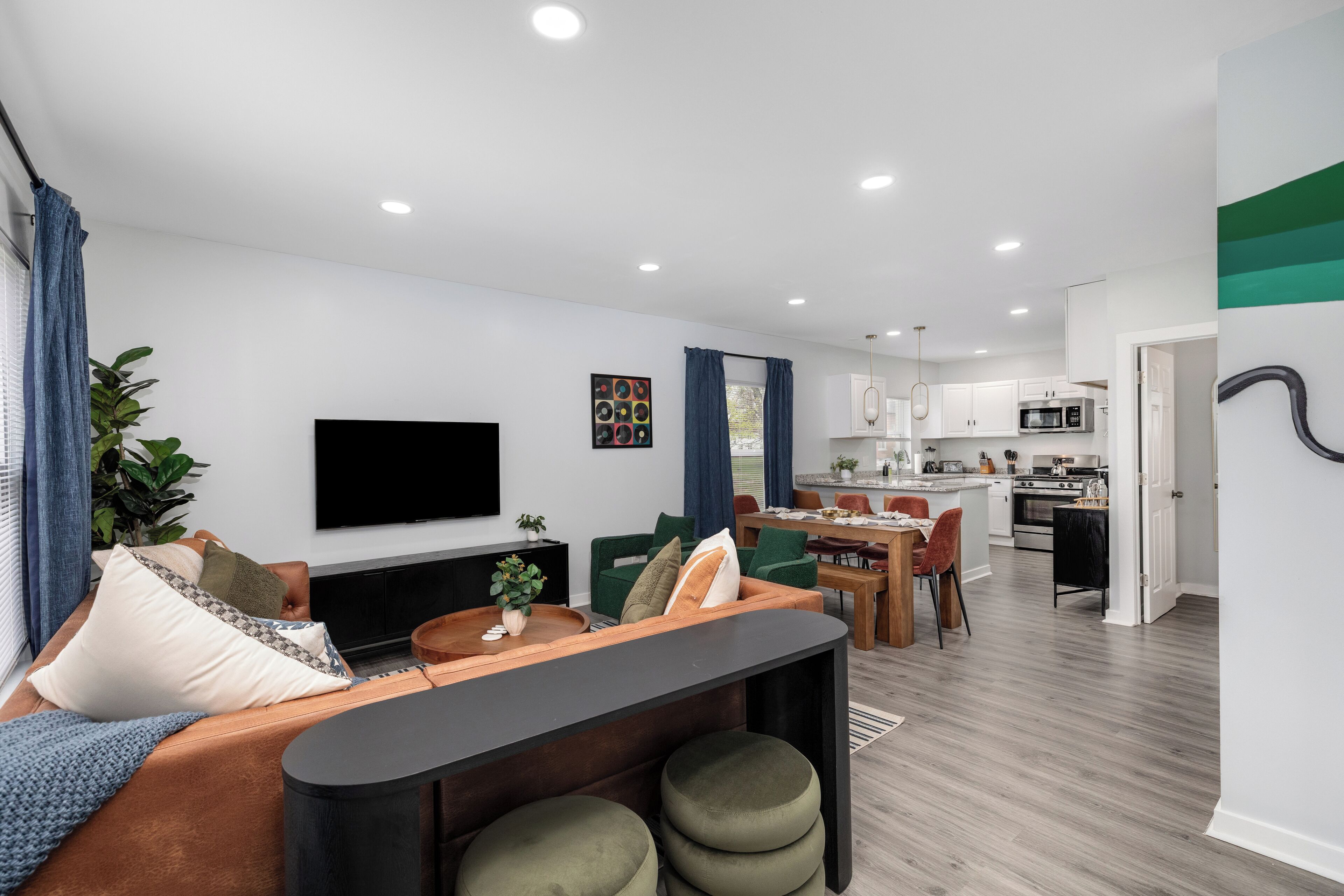 Smart TV, ping pong, stereo