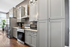 Mikrobølgeovn, ovn, kogeplade, opvaskemaskine