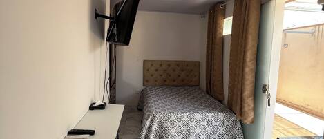 1 chambre, fer et planche Ă repasser, Wi-Fi, draps fournis