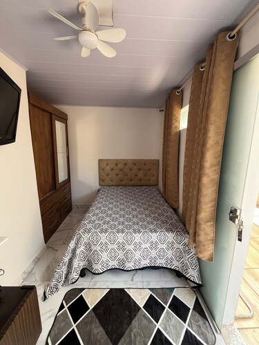 Kitchen with easy access to downtown and Del Rey shopping mall.