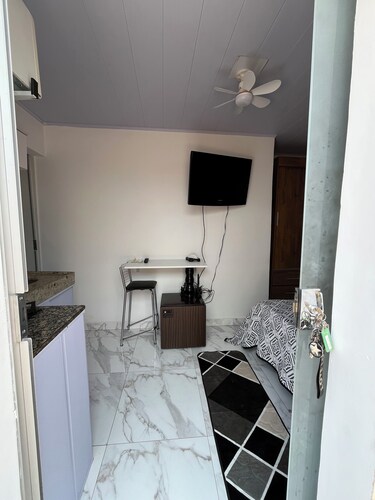 Kitchen with easy access to downtown and Del Rey shopping mall.
