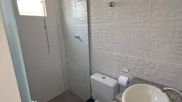 Toallas, jabón y papel higiénico