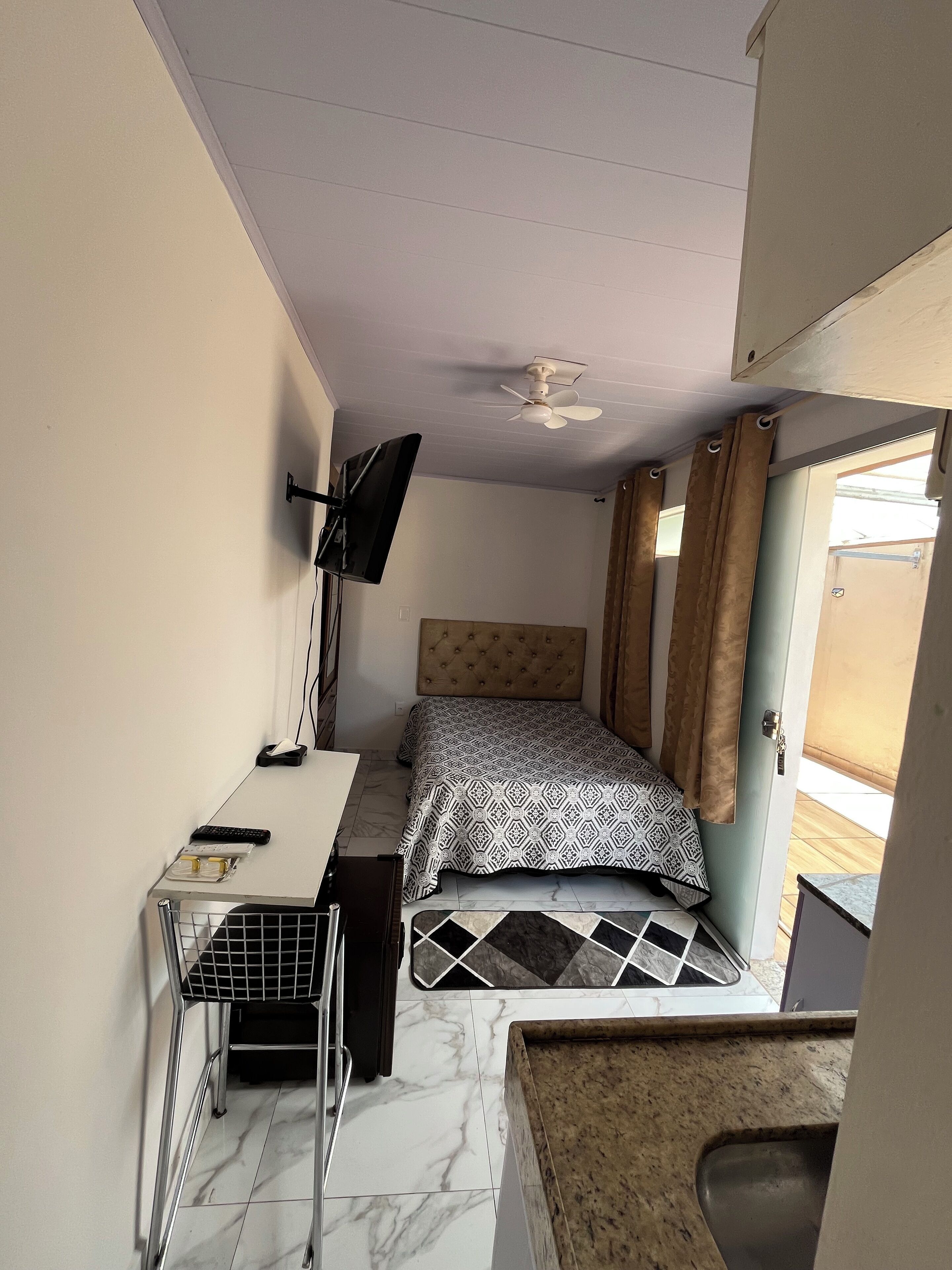 アイロン / アイロン台、WiFi、ベッドシーツ