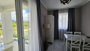 Dining - Charming and dog-friendly apartment with pool, private parking, air conditioning (Kanfanar)