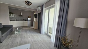 Living area - Charming and dog-friendly apartment with pool, private parking, air conditioning (Kanfanar)