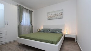 Room - Modern apartment with charming terrace, private parking, air conditioning, WiFi (Rovinj)
