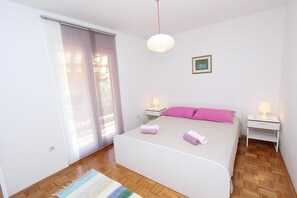 2 chambres, bureau, Wi-Fi gratuit, draps fournis