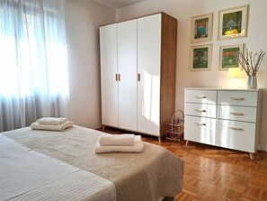 2 chambres, bureau, Wi-Fi gratuit, draps fournis
