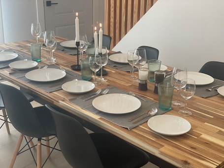 Dining. Country house on Île d'Orléans - La Maison Blanche - Sleeps 8 - Renovated.
