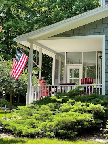 Private 3BR Gem on 2.5 Wooded Acres- Close to All