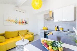 Interior - Fantastic apartment just 600 metres from the sandy beach with gym, sea view, pool (Crikvenica)