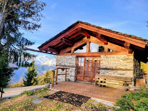 Unique chalet 6 guests, southwest terrace, Arc 1800, parking, wifi