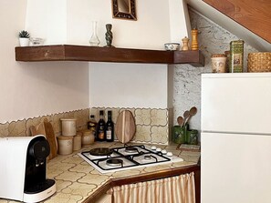 Cafetière/bouilloire, réfrigérateur, four, lave-vaisselle
