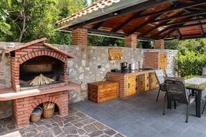 Outdoor dining - Mediterranean villa with private pool, sea view, dog-friendly, barbecue, private parking (Grižane)