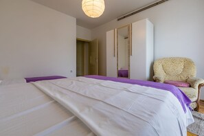 3 Schlafzimmer, Schreibtisch, kostenloses WLAN, Bettwäsche