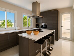 Fridge, microwave, oven, dishwasher - Exclusive penthouse with private pool in Marbella (Marbella)