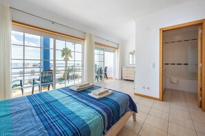 3 bedrooms, iron/ironing board, WiFi, bed sheets - Lote 14 Fontainhas Luz (Luz)