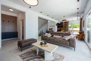 Living area - Luxury villa with panoramic views of Kvarner Bay, private pool, BBQ area, washing machine (Crikvenica)