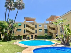 Pool - Elegant apartment in Estepona, near the sea (Estepona)