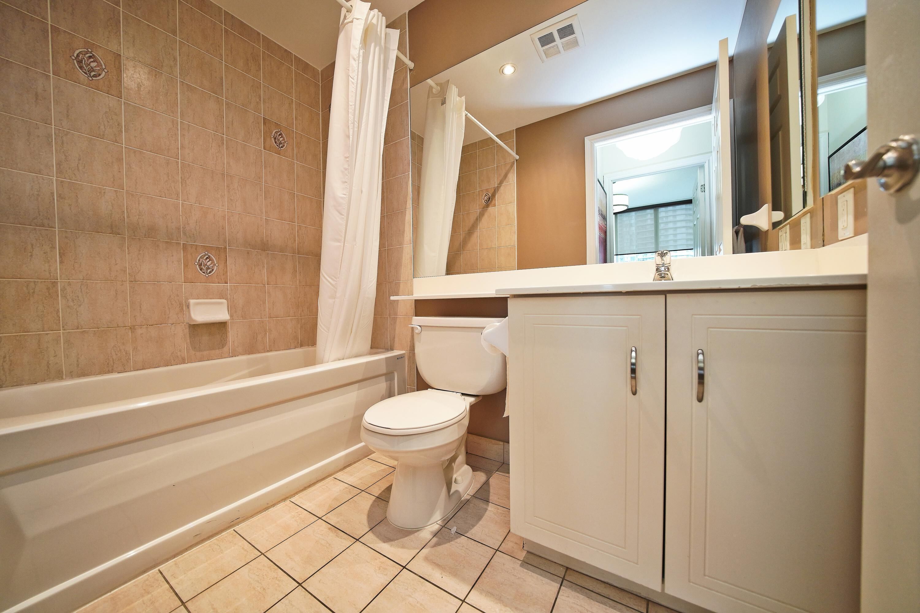 Apartment | Bathroom | Free toiletries, hair dryer, towels, soap