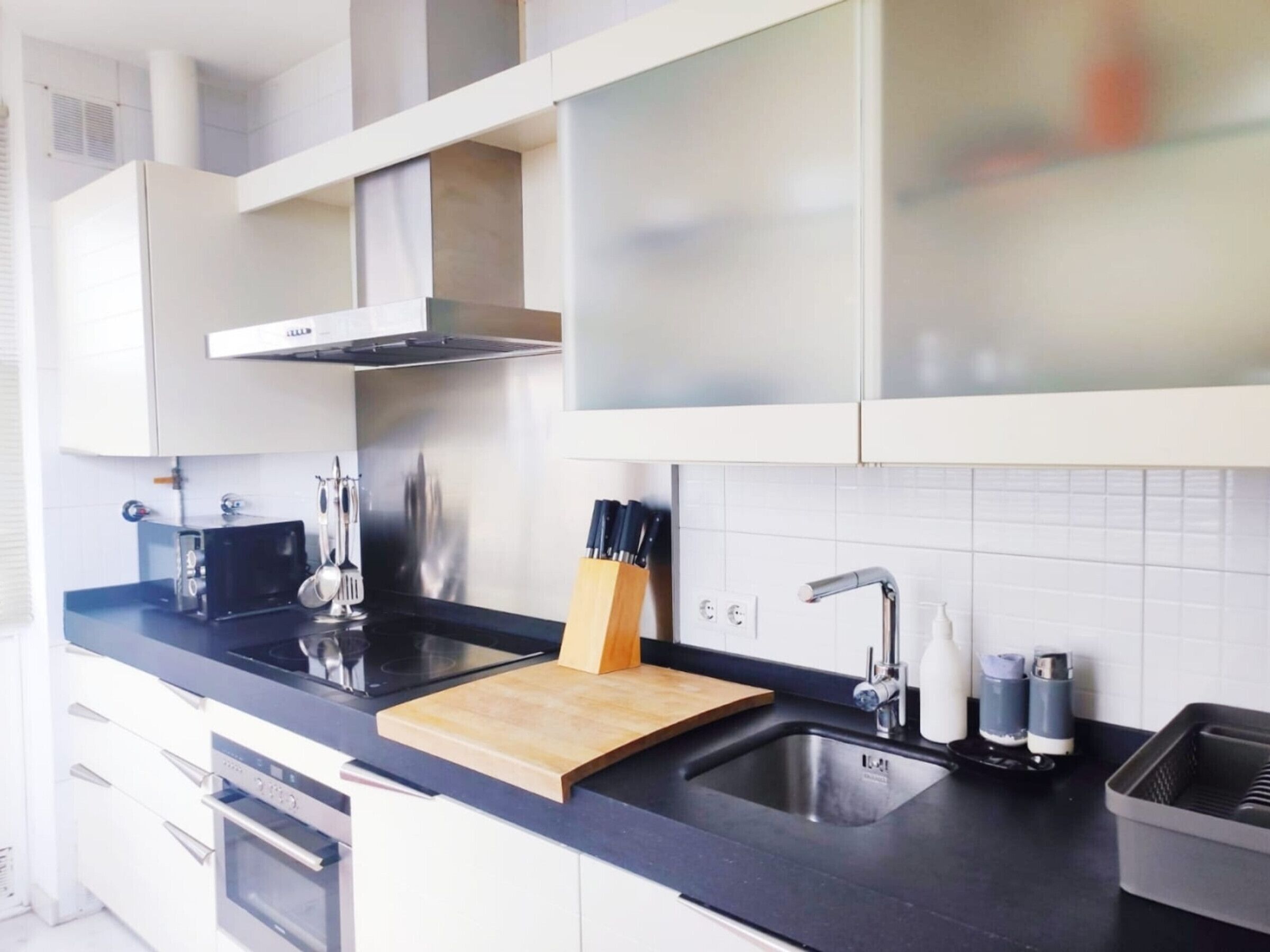 Réfrigérateur, micro-ondes, four, lave-vaisselle