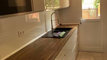 Réfrigérateur, micro-ondes, four, lave-vaisselle