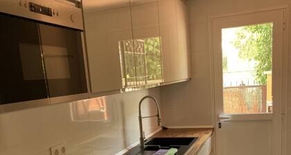 Modern and Spacious Apartment with Patio and Parking in Seville