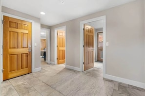 Interior - Theater + Hot Tub, SHARC, Sleeps 10, 2 Decks (Sunriver)