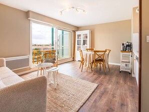 TV - Comfortable Studio in Le Touquet Near Beach (Le Touquet-Paris-Plage)