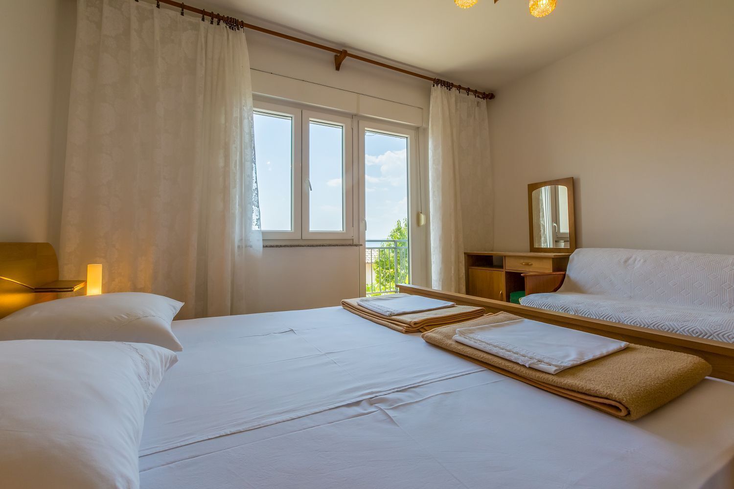 Desk, free WiFi, bed sheets